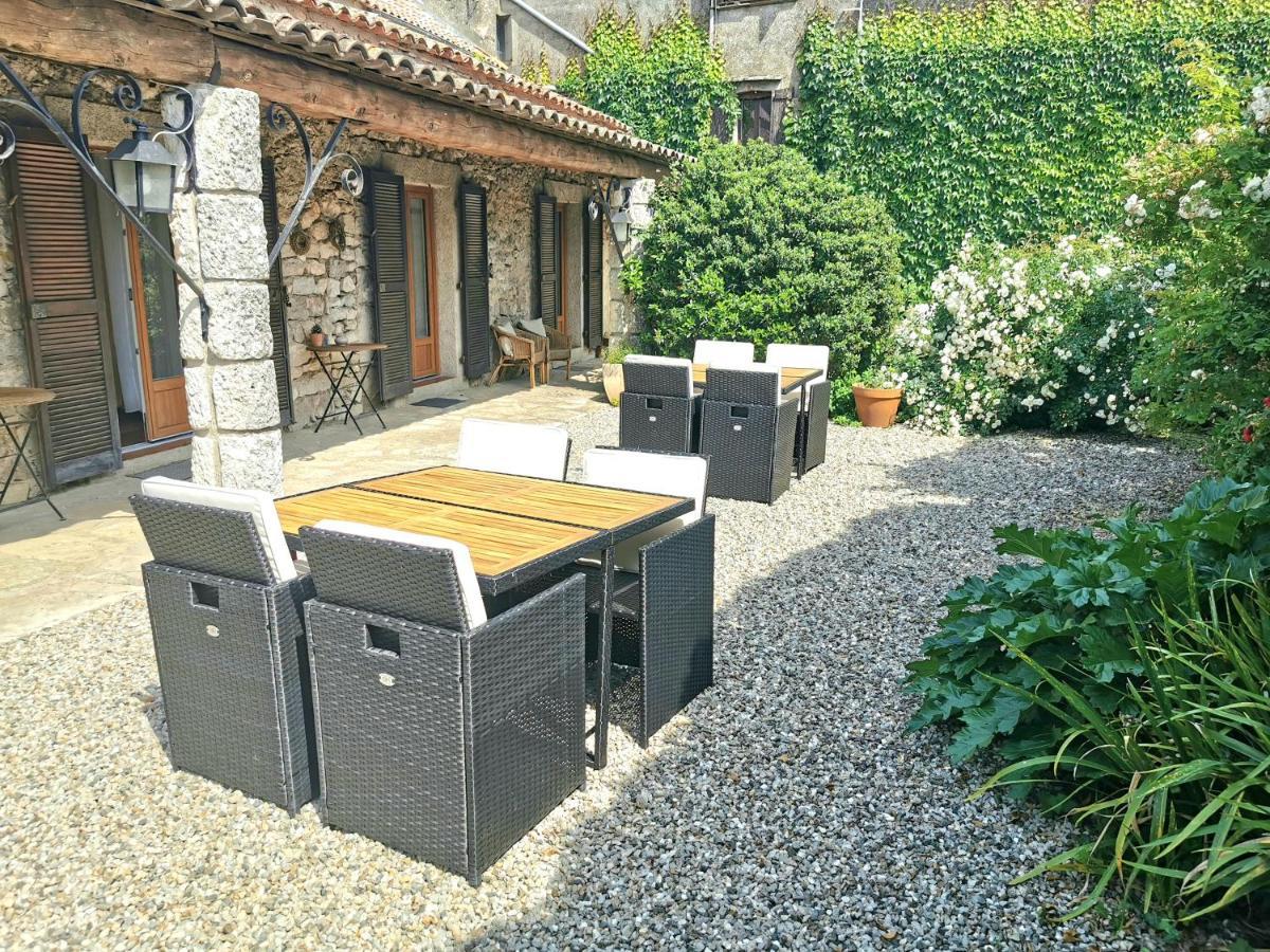 Bed and Breakfast Le Barry Du Grand Chemin Le Caylar Exterior foto