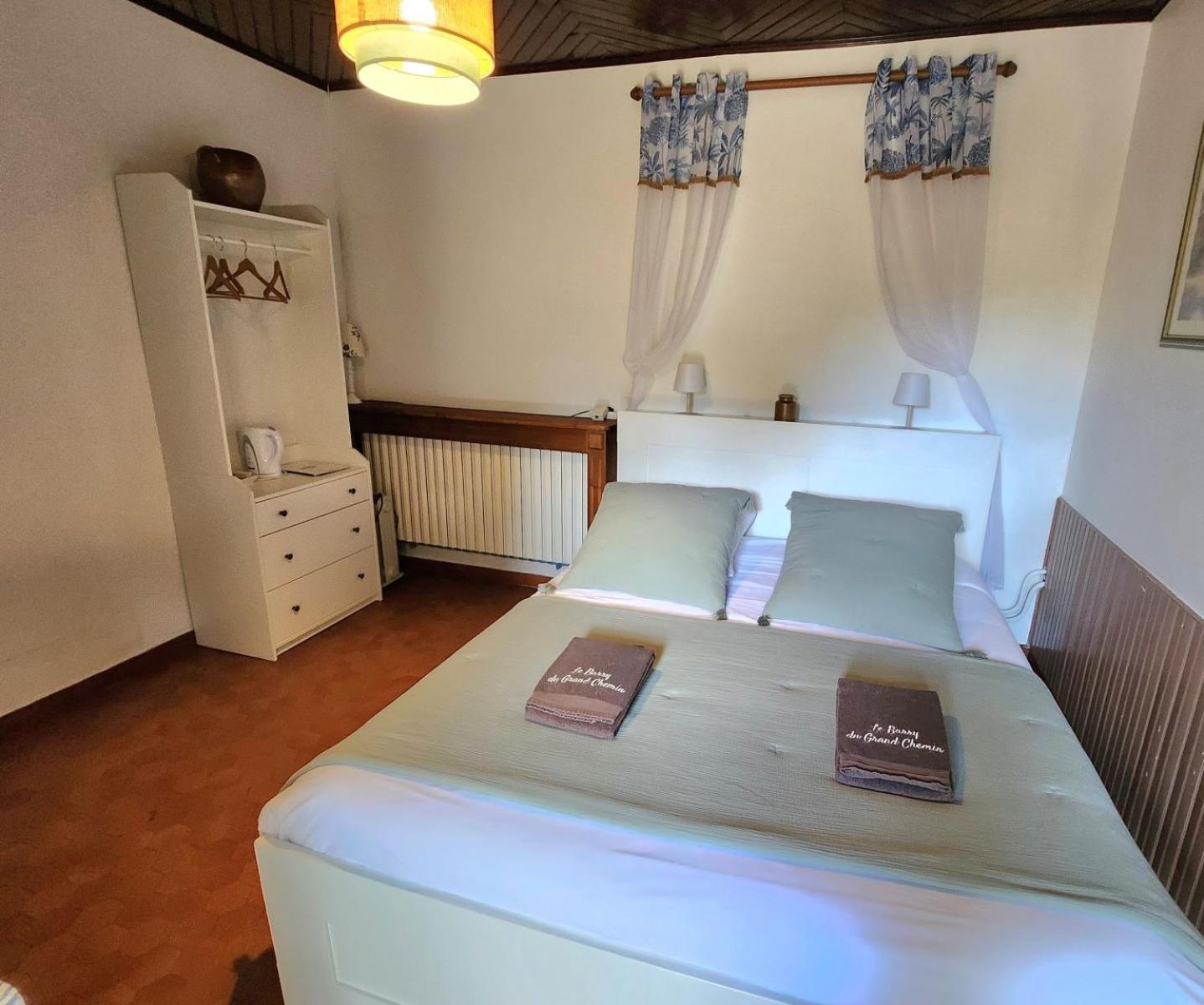 Bed and Breakfast Le Barry Du Grand Chemin Le Caylar Exterior foto